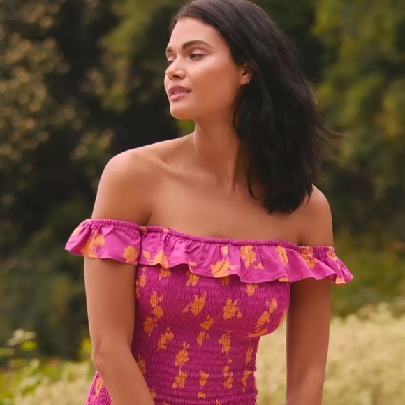 BY ANTHROPOLOGIE NWT OFF-THE-SHOULDER SMOCKED MIDI DRESS SIZE MEDIUM - Picture 3 of 7